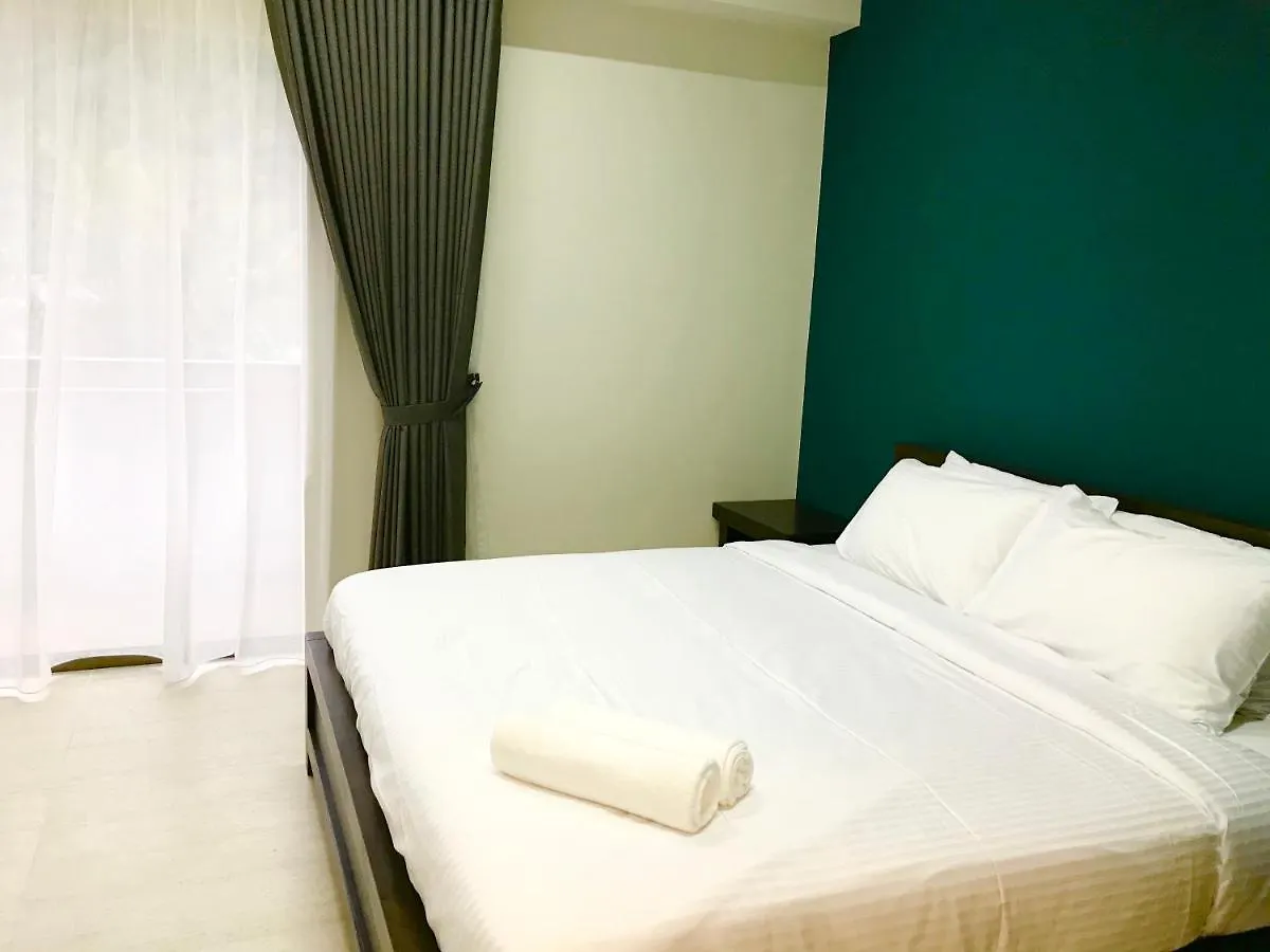 By The Beach - Luxury 2 Bedrooms Family Suite Batu Ferringhi Apartment